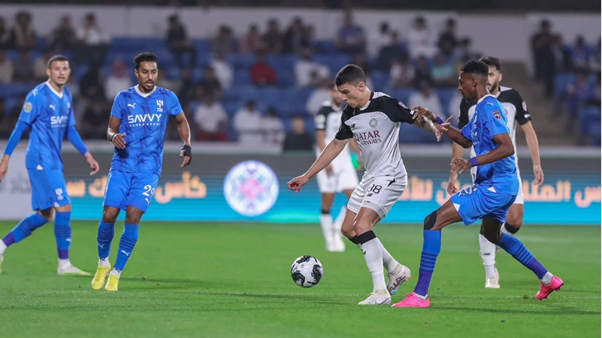 الهلال والسد