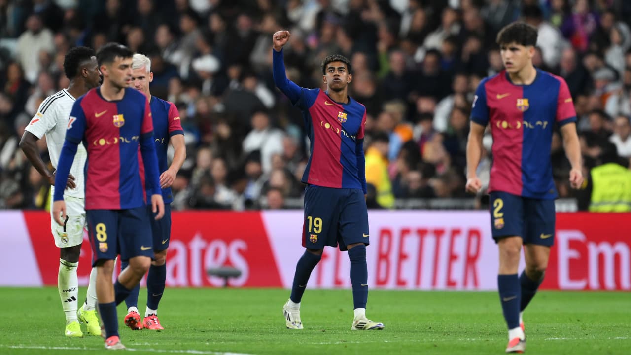 فليك يواصل تفوقه على دورتموند ويقود برشلونة لتحقيق فوز مثير في دوري الأبطال برشلونة