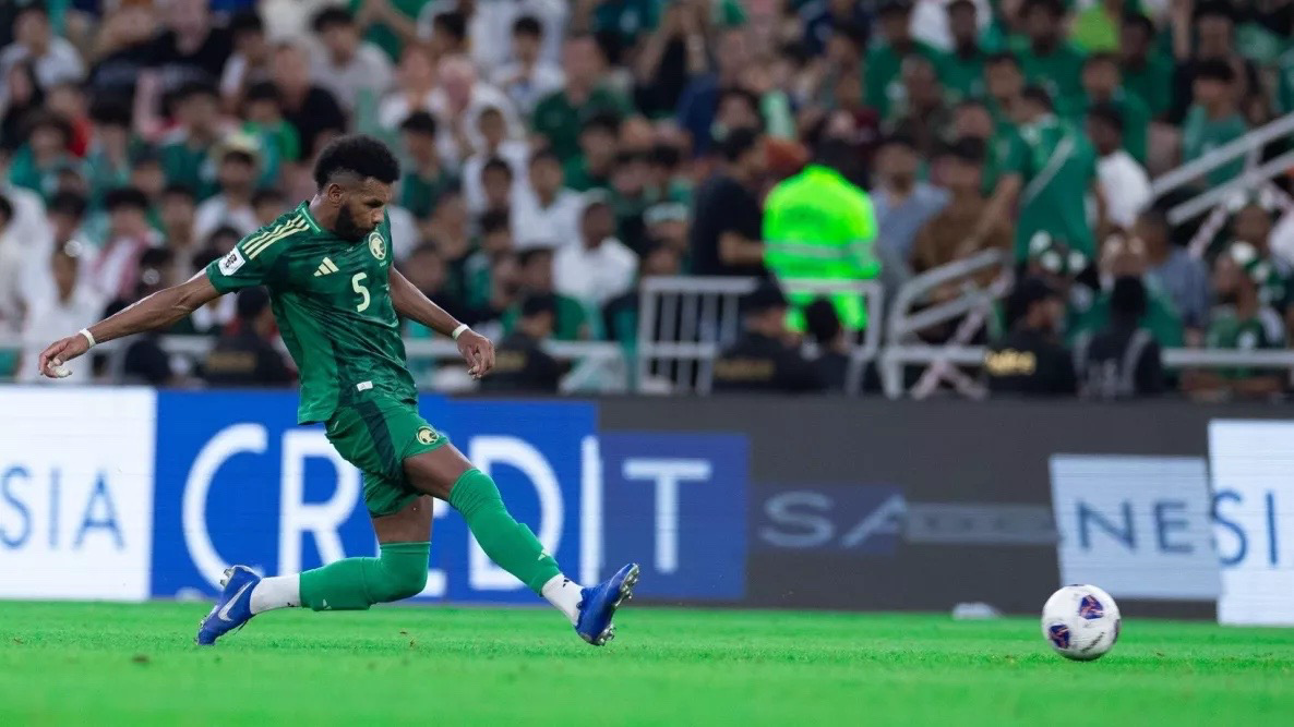 “أخطاء دفاعية كارثية.. البليهي يكلف الأخضر السعودي خسارة أمام اليمن في كأس الخليج” البليهي