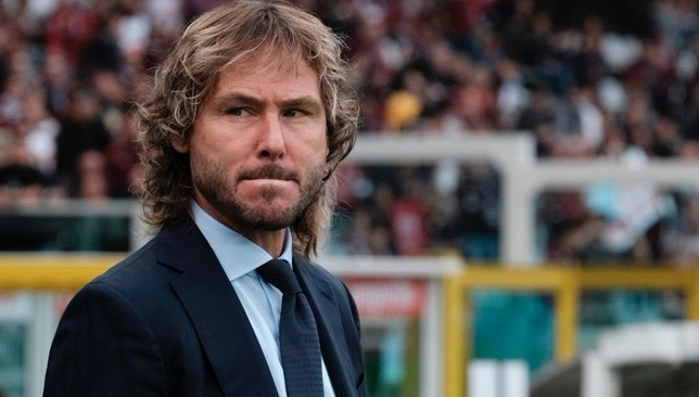 الشباب السعودي يقترب من التعاقد مع بافيل نيدفيد لتولي منصب المدير التنفيذي بافيل نيدفيد