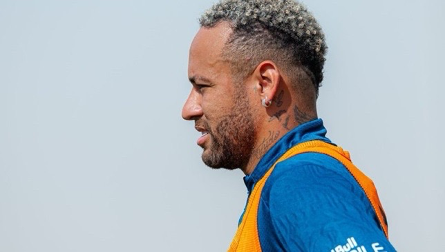 “نيمار يعود للتدريبات ويُظهر جاهزيته للمشاركة مع الهلال في المباريات المقبلة” نيمار