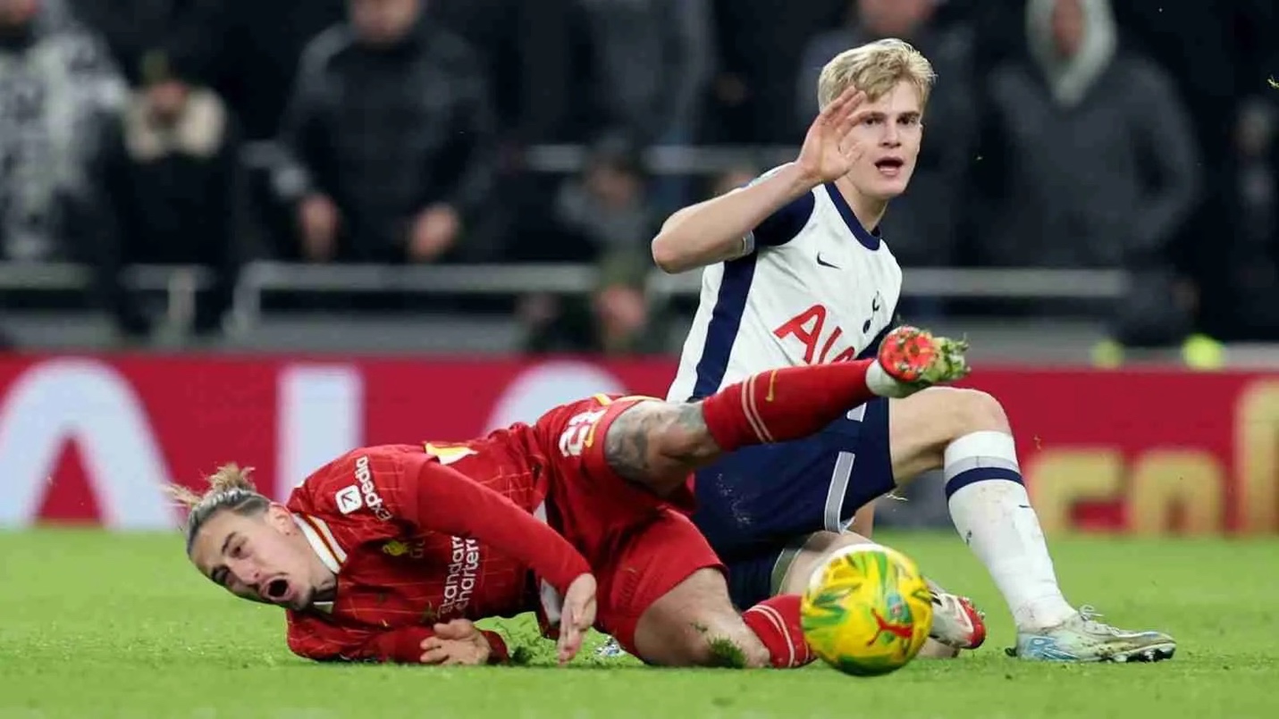غضب ليفربول بعد فوز مثير للجدل لتوتنهام في كأس كاراباو ليفربول