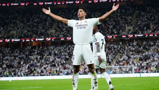 “ريال مدريد يضرب بقوة ويُقصي مايوركا ليُواجه برشلونة في كلاسيكو ناري على لقب السوبر الإسباني” ريال مدريد