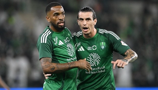 “توني وبلعبيد يعبران عن فخرهما بفوز الأهلي في قمة دوري روشن السعودي ضد الشباب” توني