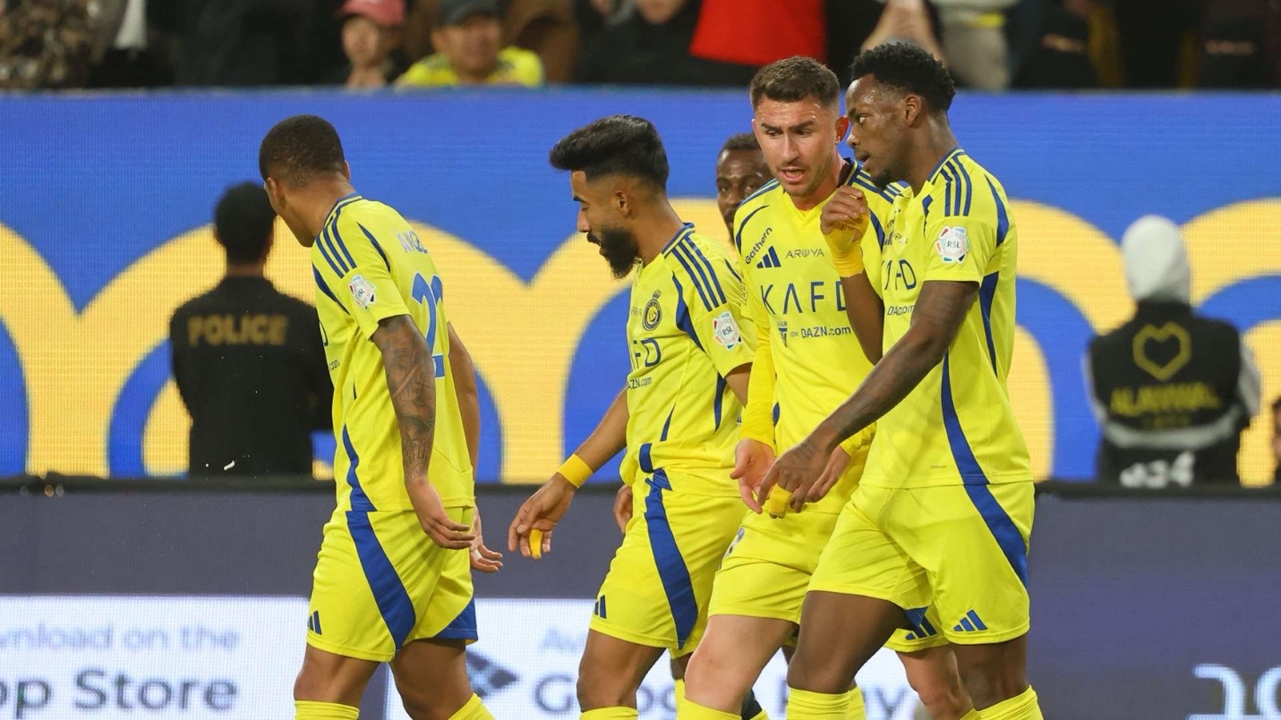تحديات النصر في مواجهة الوحدة: غيابات جماعية واقتراح تغيير مركز آل فتيل لإنقاذ اللاعب العالمي النصر
