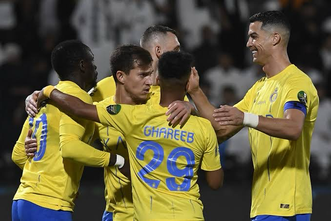 جون دوران في مواجهة التحديات الإرهاق البدني يهدد مشاركة النجم الكولومبي في مواجهة الشباب الشباب