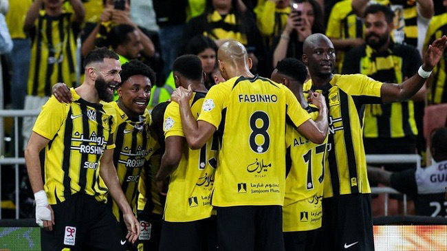 الاتحاد يستعيد تألقه بفضل انتصاره الحاسم على الرياض ويستعد لمواجهة الشباب في نصف نهائي كأس خادم الحرمين الاتحاد