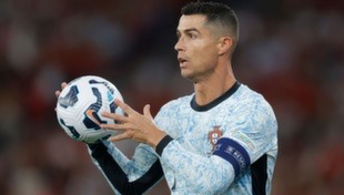 عاصفة المشاعر في ريال مدريد رونالدو يُحدث انقساماً واسعاً بين الجماهير كريستيانو رونالدو