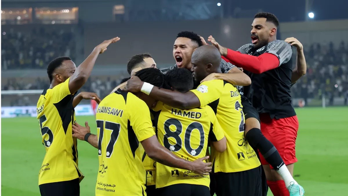 تحديات الاتحاد الكروي إصابات مفاجئة تهز صفوف العميد قبل قمة الشباب وديربي جدة الاتحاد السعودي