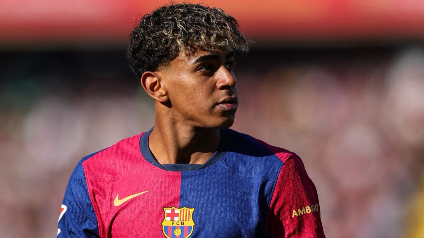 برشلونة يُعيد تشكيل مستقبل الفريق مع تجديد عقد يامال براتب قياسي حتى موسم 2030 لامين يامال