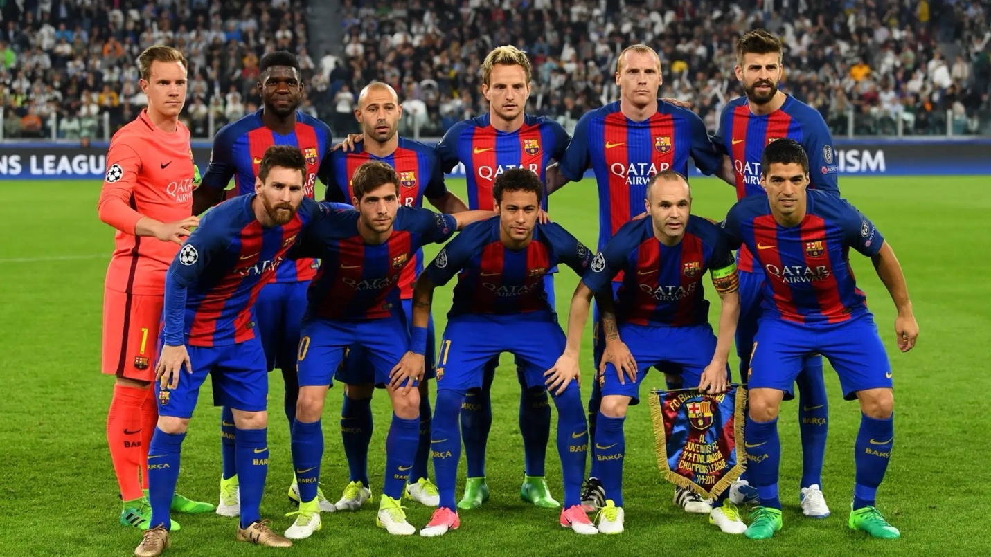 من أضواء الملاعب إلى أروقة متجر الأحذية قصة تحول مدافع برشلونة الأسطوري برشلونة